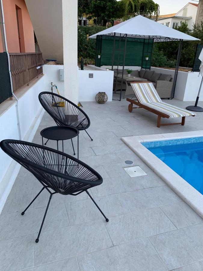 Apartments Villa Bella Vista Seget โตรกีร์ ภายนอก รูปภาพ
