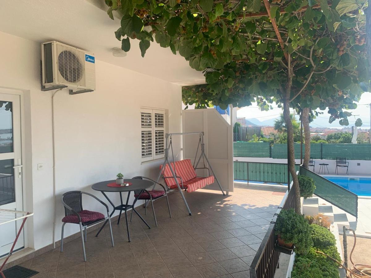 Apartments Villa Bella Vista Seget โตรกีร์ ภายนอก รูปภาพ