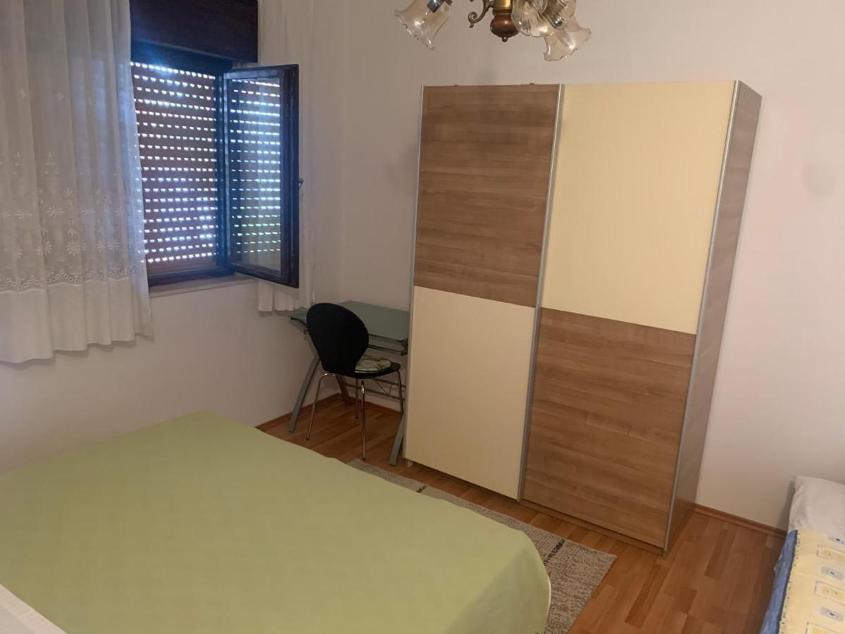 Apartments Villa Bella Vista Seget โตรกีร์ ภายนอก รูปภาพ