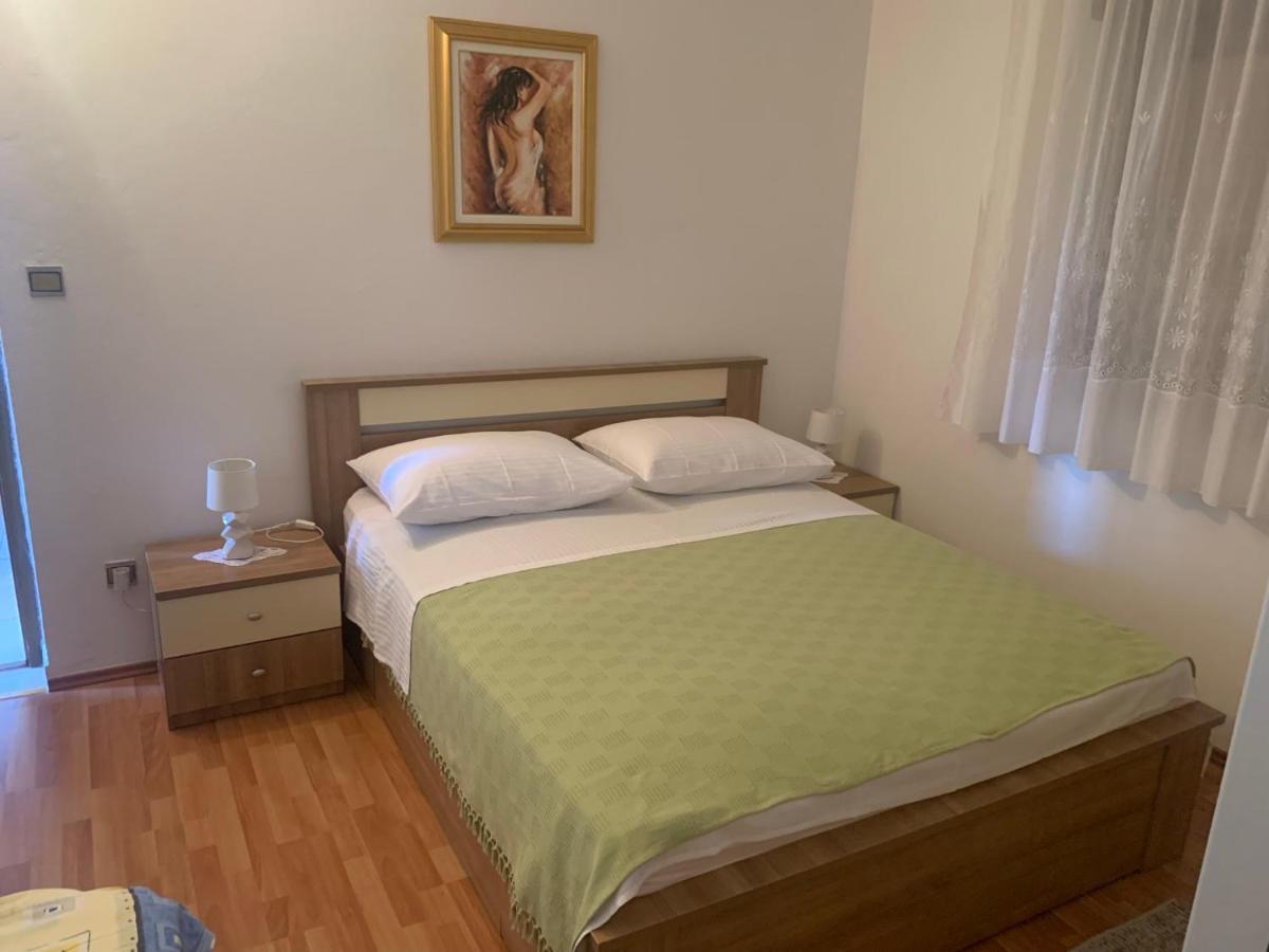 Apartments Villa Bella Vista Seget โตรกีร์ ภายนอก รูปภาพ