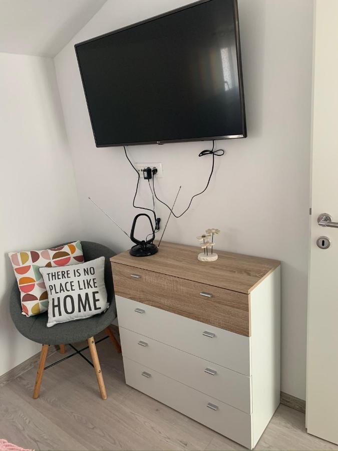 Apartments Villa Bella Vista Seget โตรกีร์ ภายนอก รูปภาพ