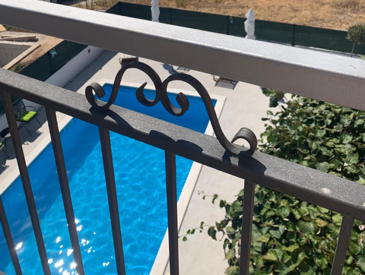Apartments Villa Bella Vista Seget โตรกีร์ ภายนอก รูปภาพ