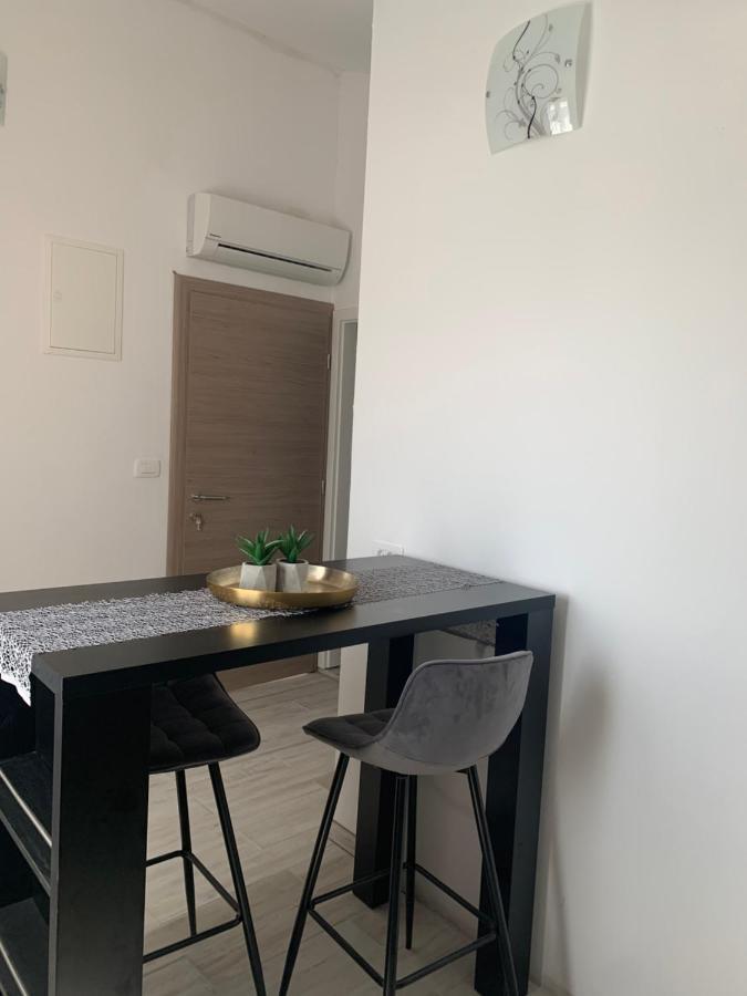 Apartments Villa Bella Vista Seget โตรกีร์ ภายนอก รูปภาพ