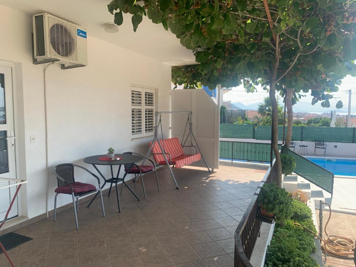 Apartments Villa Bella Vista Seget โตรกีร์ ภายนอก รูปภาพ