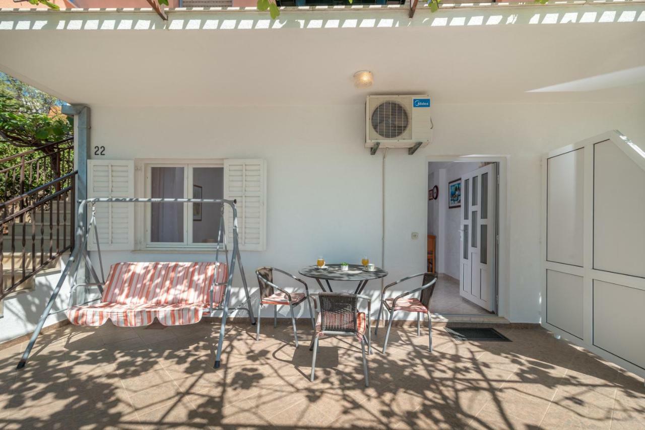 Apartments Villa Bella Vista Seget โตรกีร์ ภายนอก รูปภาพ