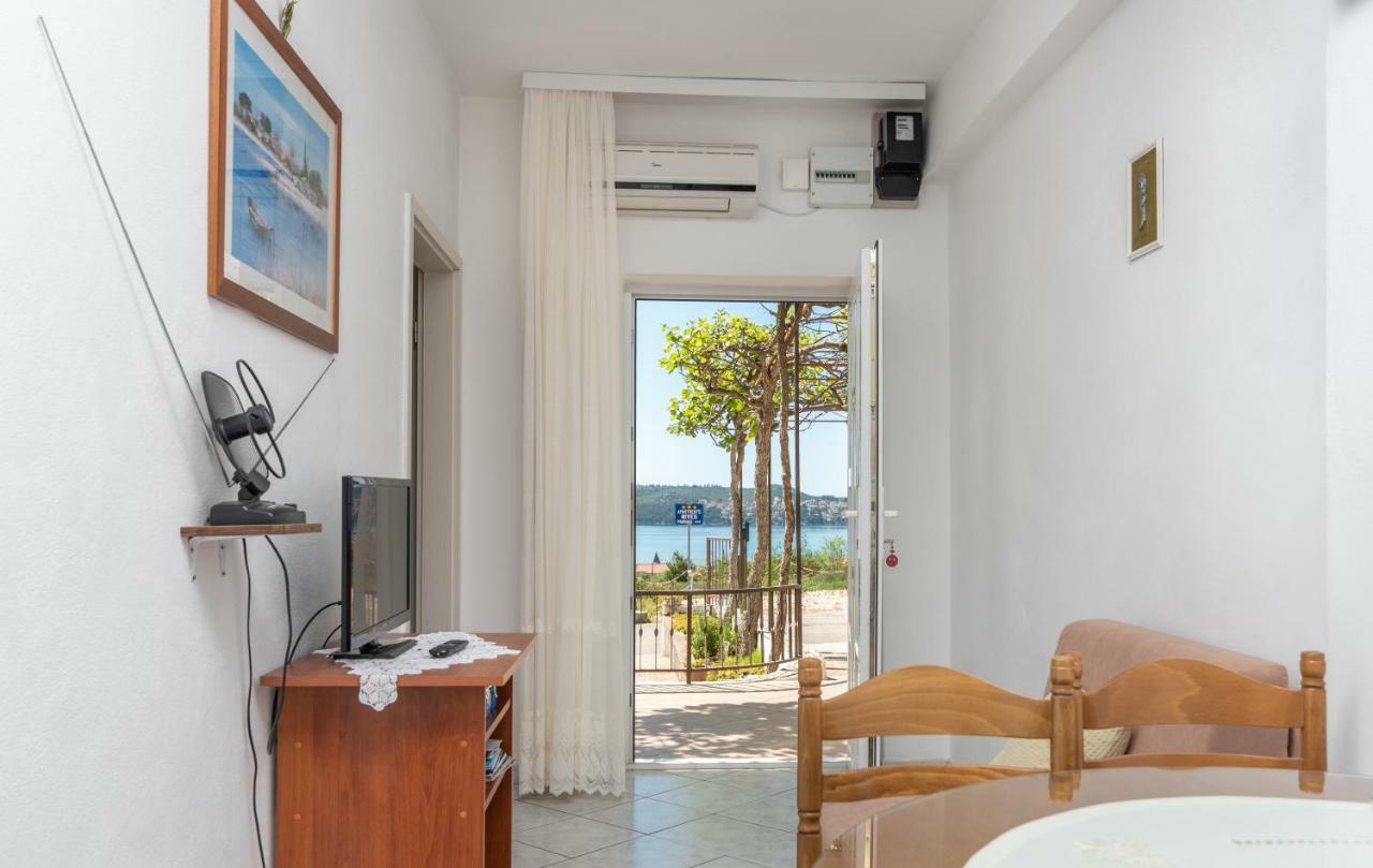 Apartments Villa Bella Vista Seget โตรกีร์ ภายนอก รูปภาพ
