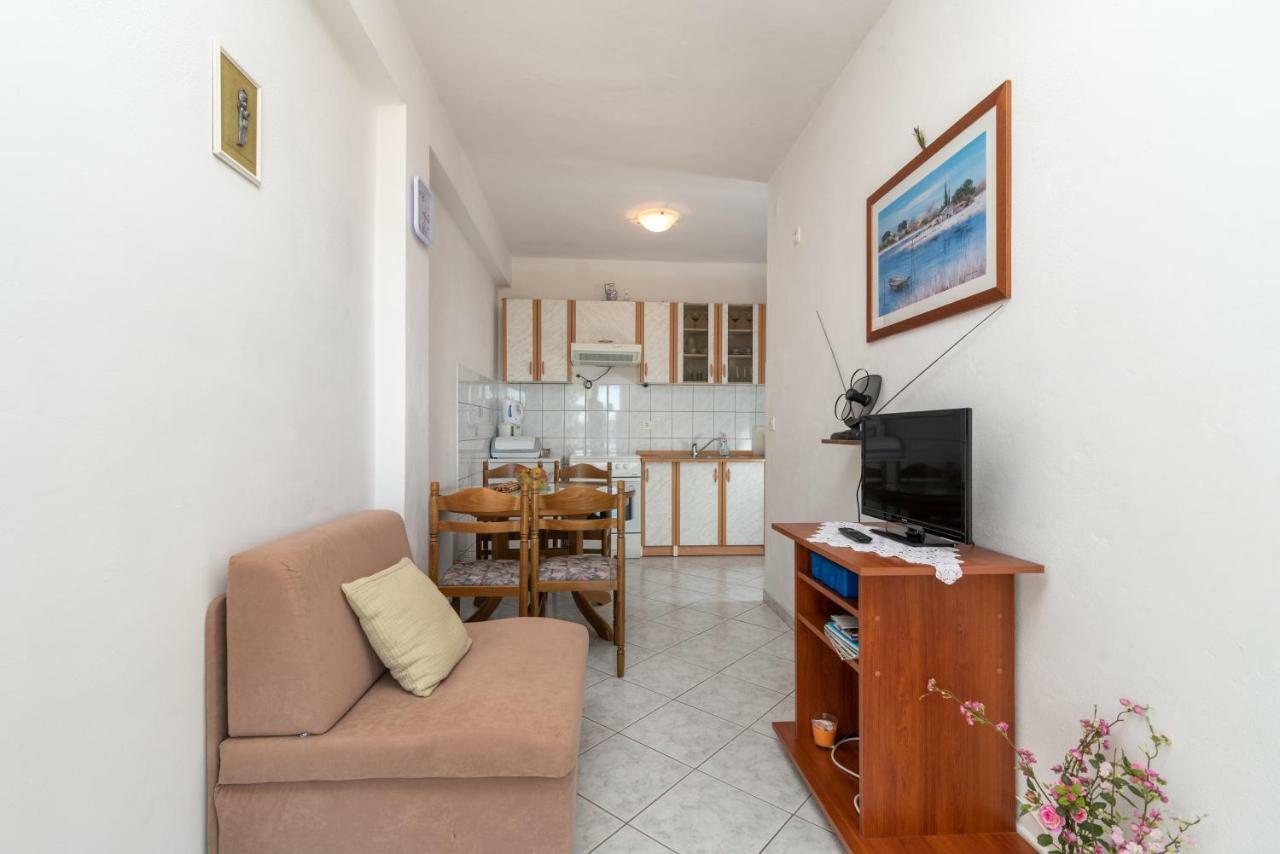 Apartments Villa Bella Vista Seget โตรกีร์ ภายนอก รูปภาพ