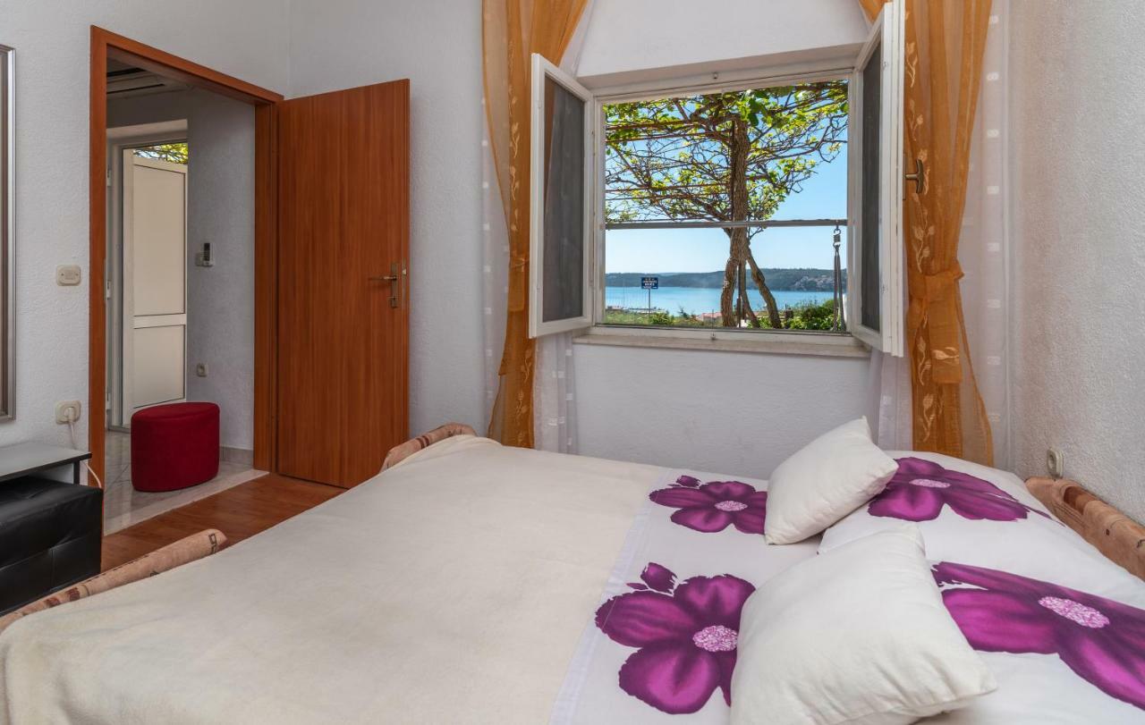 Apartments Villa Bella Vista Seget โตรกีร์ ภายนอก รูปภาพ