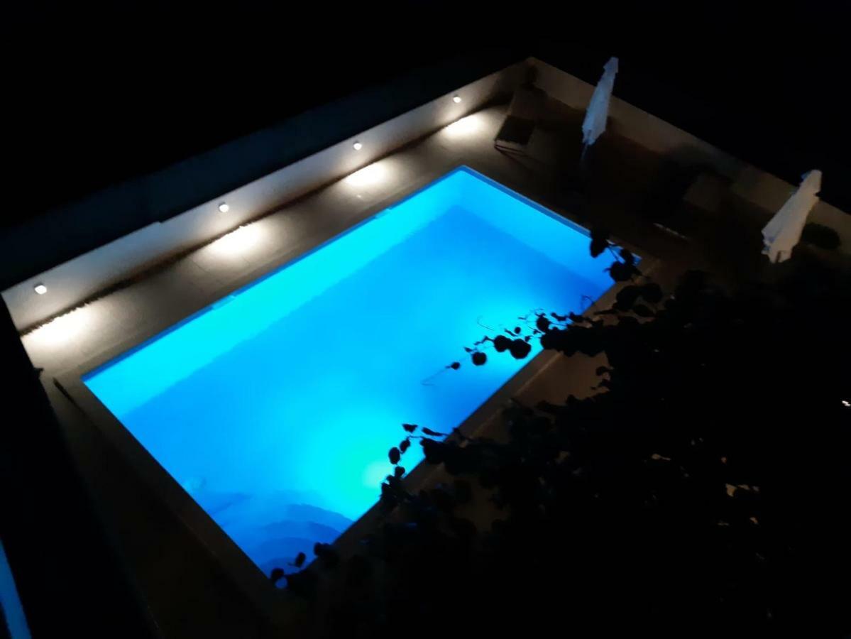 Apartments Villa Bella Vista Seget โตรกีร์ ภายนอก รูปภาพ