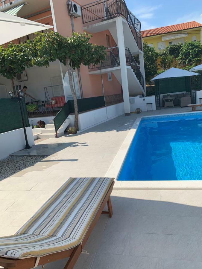 Apartments Villa Bella Vista Seget โตรกีร์ ภายนอก รูปภาพ