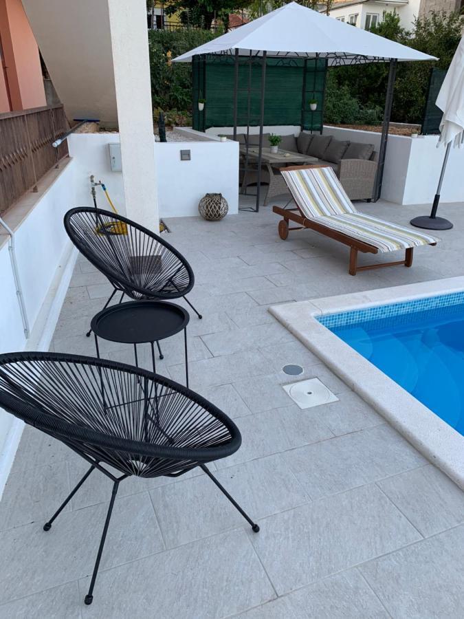 Apartments Villa Bella Vista Seget โตรกีร์ ภายนอก รูปภาพ